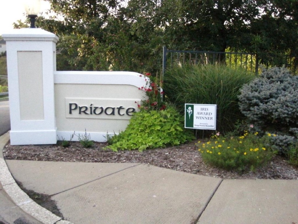 vg hoa iris award 1 gate